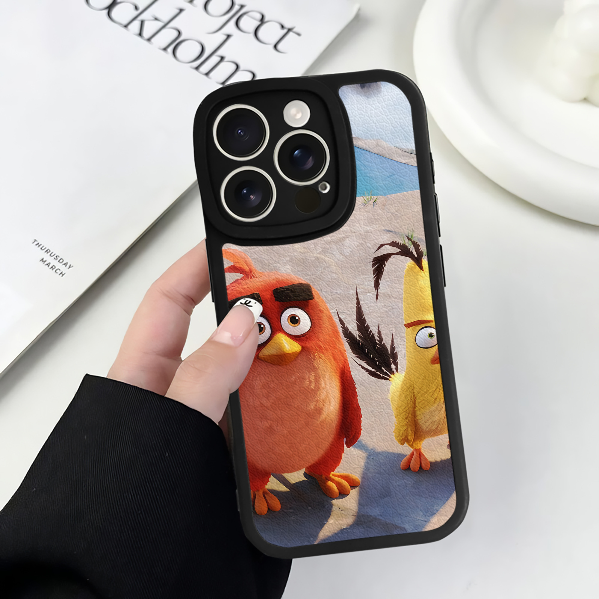 （画像用） Angry Birds アングリーバード 【iPhone 16シリーズ対応】シリコンスマホケース（レザー調） 材質：シリコン